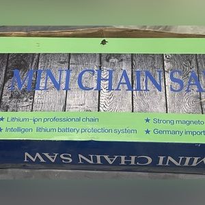 Tiny Chainsaw (batteries included)